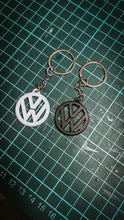Cargar imagen en el visor de la galería, Llavero VW

