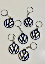 Cargar imagen en el visor de la galería, Llavero VW
